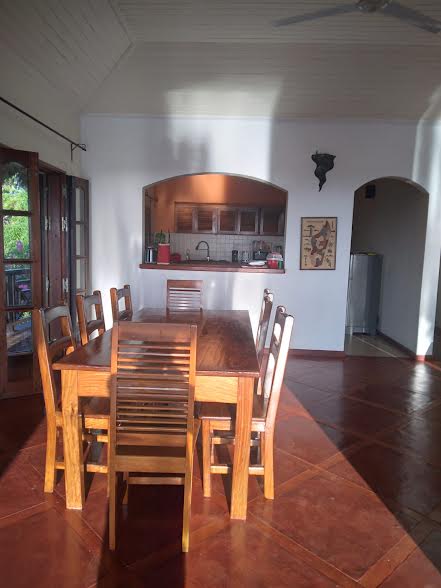 Salle à manger avec ouverture cuisine